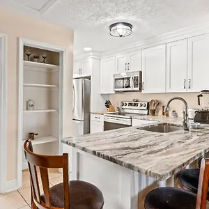  Apartment Pet Friendly Townhome With Gulf Views And Hot Tub Right Across From And Schooners United States